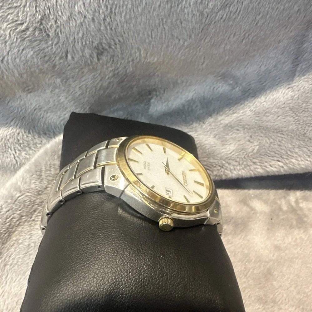 Men's Seiko Solar V157-0AV0 Stainless Steel Watch